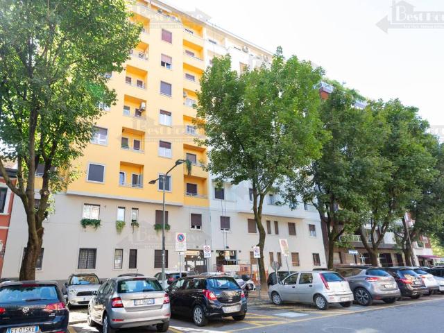 Appartamento in affitto a Milano via Roncaglia, 25, arredato, riscaldamento centralizzato, esposizione interna TrovaCasa