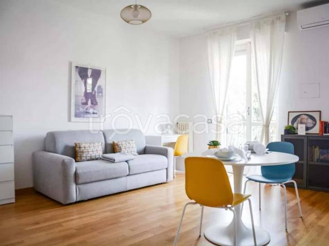Appartamento in affitto a Milano via Rosa Vergani Marelli, arredato, studio TrovaCasa