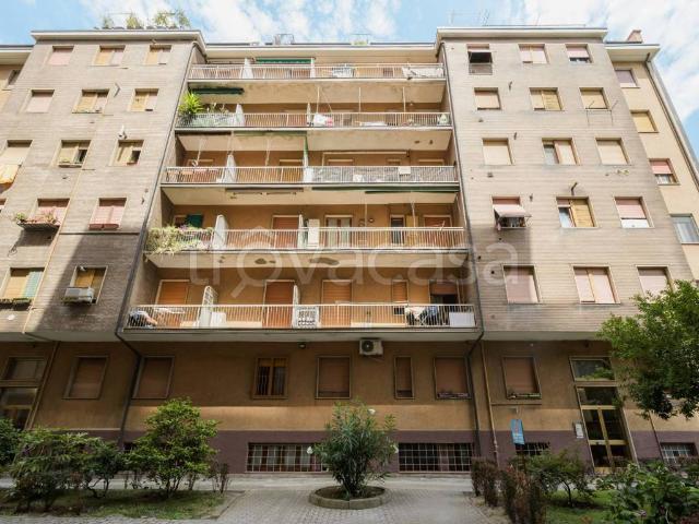 Appartamento in affitto a Milano via Riccione, 9, arredato, ascensore, libero subito TrovaCasa