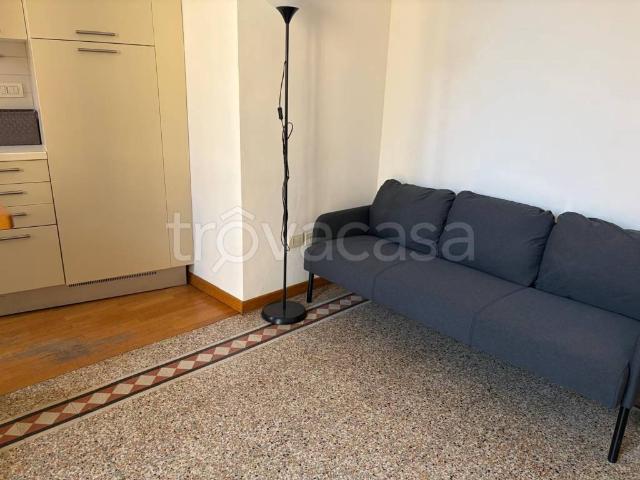 Appartamento in affitto a Milano via Ruggero Leoncavallo, 6, arredato, balcone, cucina abitabile TrovaCasa