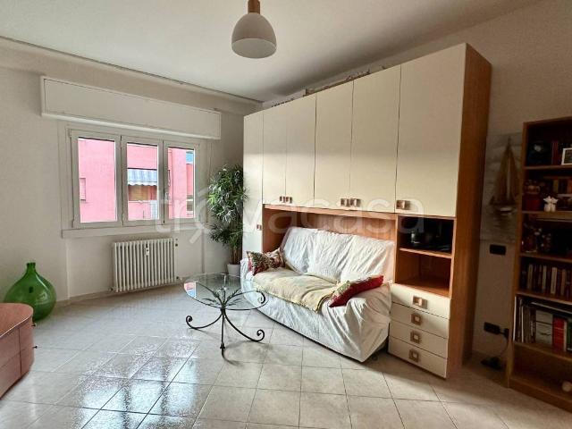 Appartamento in affitto a Milano via Walter Tobagi, 13, arredato, doppia esposizione, riscaldamento centralizzato TrovaCasa