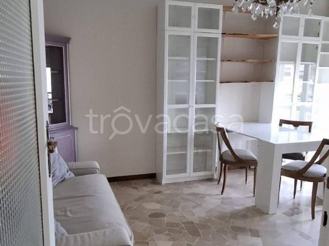 Appartamento in affitto a Milano via Temistocle Calzecchi, 6, arredato, ascensore, giardino condominiale TrovaCasa