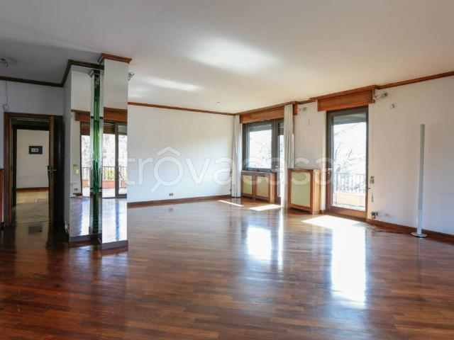 Appartamento in affitto a Milano via Tullo Morgagni, 8, non arredato/vuoto, terrazzo, box triplo TrovaCasa
