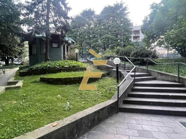 Appartamento in affitto a Milano via Val Di Sole, 3, arredato, luminoso, balcone TrovaCasa