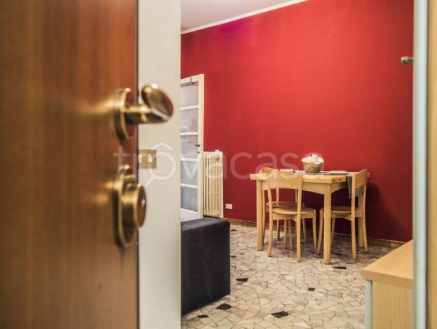 Appartamento in affitto a Milano via Vespri Siciliani, 35, arredato, servizio di portineria, balcone TrovaCasa