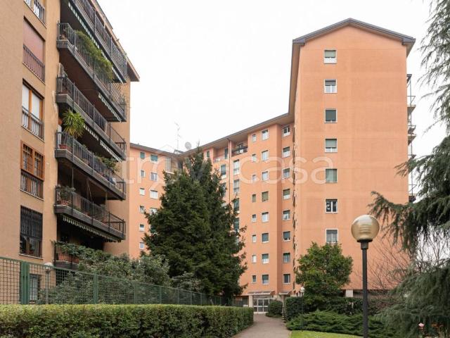 Appartamento in affitto a Milano via Vincenzo Rabolini, 9, terrazzo, parzialmente arredato, vicinanze negozi TrovaCasa