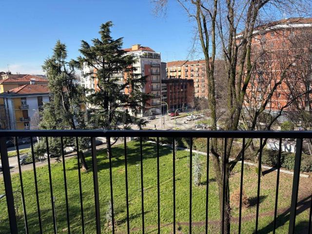 Appartamento in affitto a Milano viale Etiopia, 7, arredato, vicinanze negozi, servizio di portineria TrovaCasa
