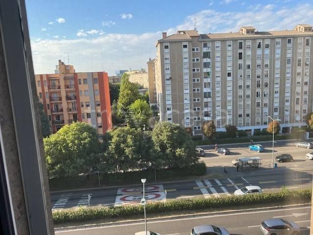 Appartamento in affitto a Milano viale Famagosta, 40, arredato, contesto signorile, cucina abitabile TrovaCasa