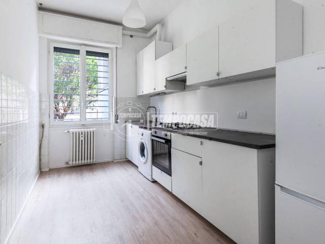 Appartamento in affitto a Milano viale Federico Caprilli 9, parzialmente arredato, ascensore, cantina TrovaCasa