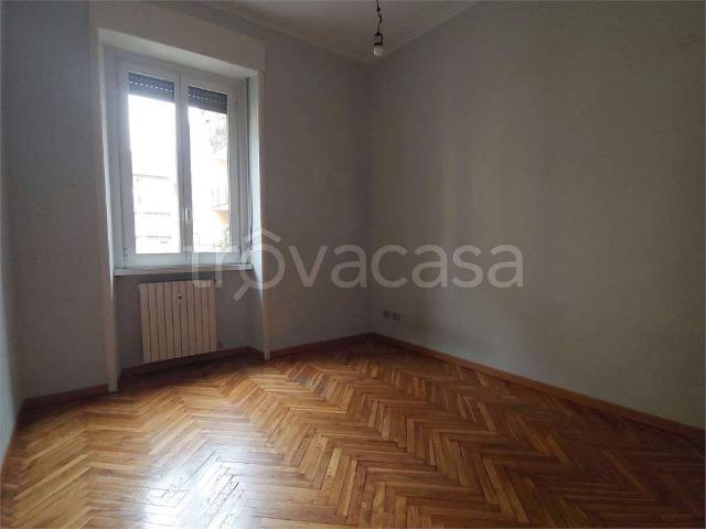 Appartamento in affitto a Milano viale Gabriele d'Annunzio, non arredato/vuoto, ascensore, riscaldamento centralizzato TrovaCasa