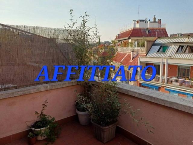 Appartamento in affitto a Milano, arredato, terrazzo, ultimo piano TrovaCasa