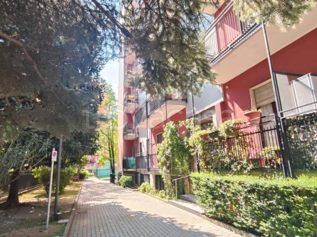 Appartamento in affitto a Milano, arredato, servizio di portineria, luminoso TrovaCasa