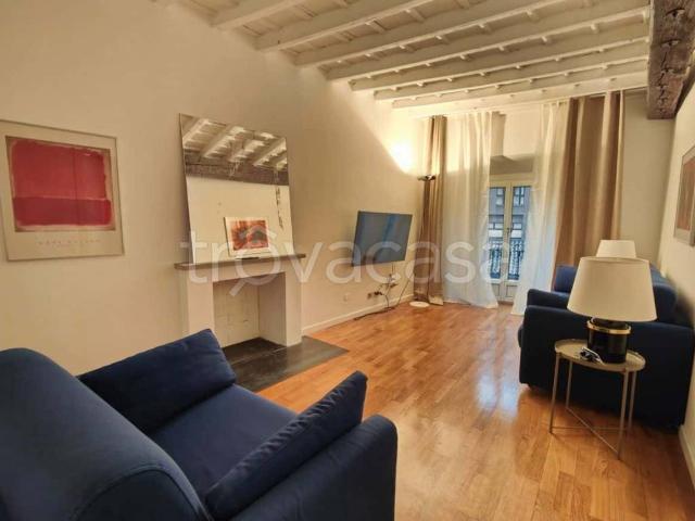 Appartamento in affitto a Milano corso di Porta Vigentina, arredato, terrazzo, cucina a vista TrovaCasa