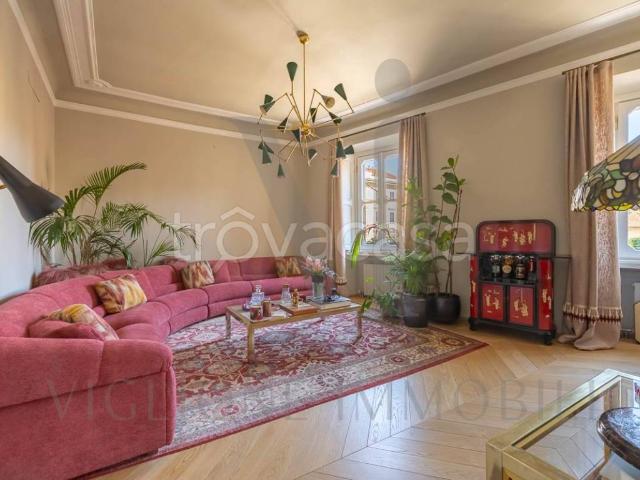 Appartamento in affitto a Milano corso Magenta, 69, non arredato/vuoto, parquet, lavanderia TrovaCasa