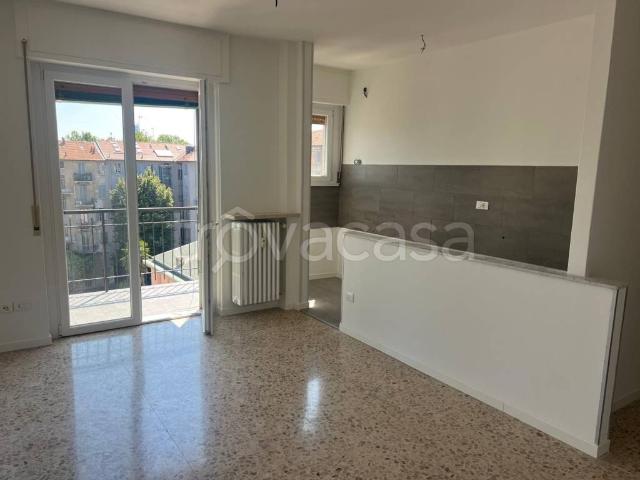 Appartamento in affitto a Milano corso San Gottardo, 39, non arredato/vuoto, box, vista panoramica TrovaCasa