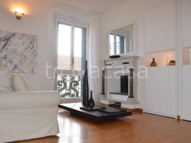 Appartamento in affitto a Milano, Dezza