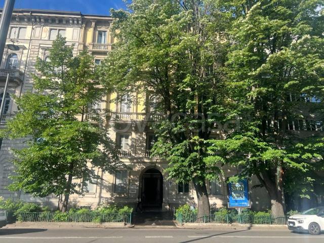 Appartamento in affitto a Milano foro Buonaparte, 44/a, non arredato/vuoto, immobile di prestigio, ascensore TrovaCasa