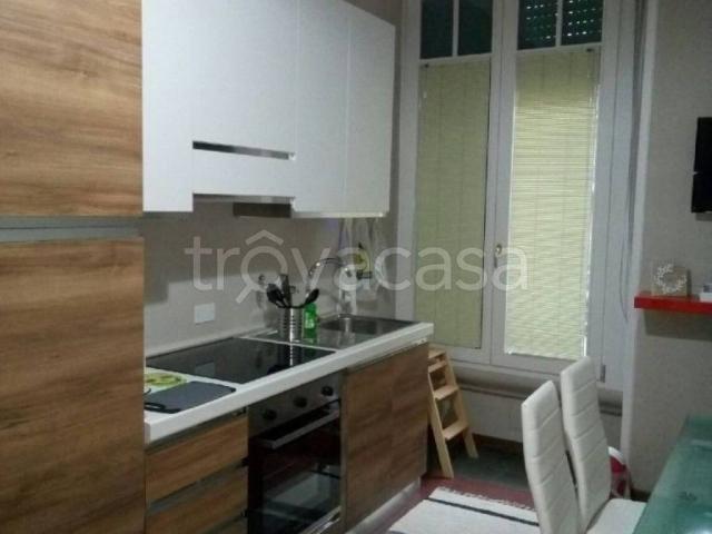 Appartamento in affitto a Milano milano Via Teodosio, 23, arredato, cucina abitabile, studio TrovaCasa