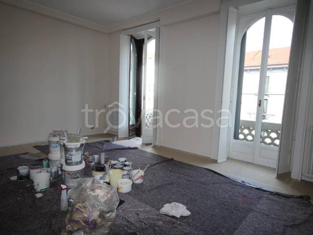 Appartamento in affitto a Milano, parzialmente arredato, riscaldamento centralizzato, centrale TrovaCasa