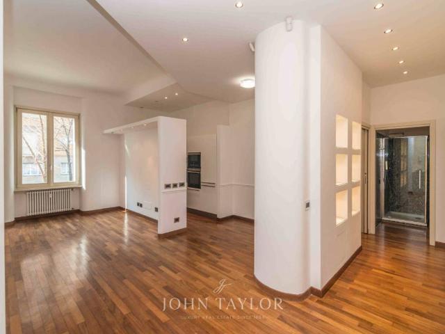 Appartamento in affitto a Milano piazza 6 Febbraio, terrazzo, immobile di prestigio, parzialmente arredato TrovaCasa