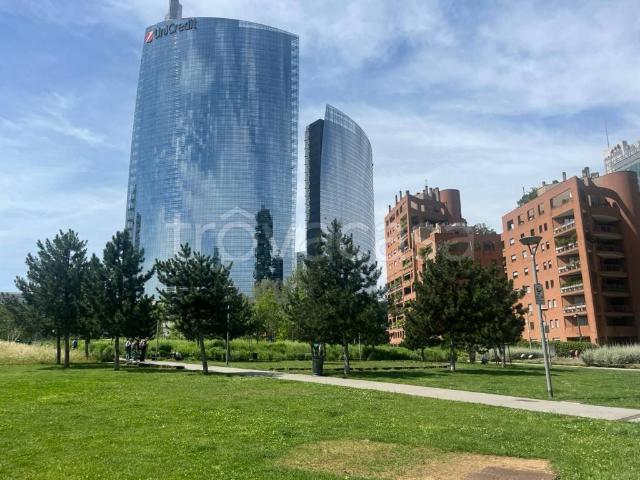 Appartamento in affitto a Milano piazza Gae Aulenti, arredato, giardino, box TrovaCasa