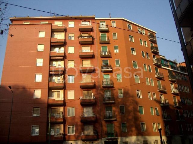 Appartamento in affitto a Milano piazza Emilio Salgari, 1, arredato, buono stato, doppi vetri TrovaCasa