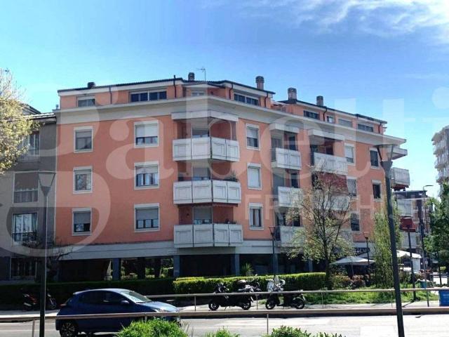 Appartamento in affitto a Milano piazza Ohm, 1, arredato, terrazzo, travi a vista TrovaCasa