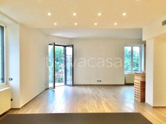 Appartamento in affitto a Milano piazza Leonardo da Vinci, parzialmente arredato, ristrutturato, balcone TrovaCasa