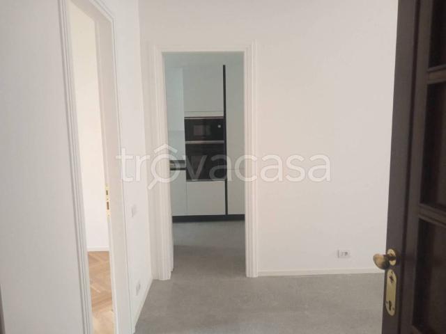 Appartamento in affitto a Milano piazza Santa Maria Beltrade, 2, box, immobile di prestigio, ascensore TrovaCasa