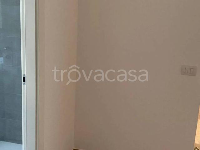 Appartamento in affitto a Milano piazza Santa Maria Beltrade No Number, non arredato/vuoto, terrazzo, ascensore TrovaCasa