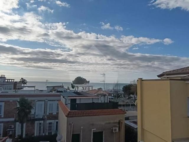 Appartamento in affitto a Minturno via roma, posto auto, terrazzo, vista mare TrovaCasa