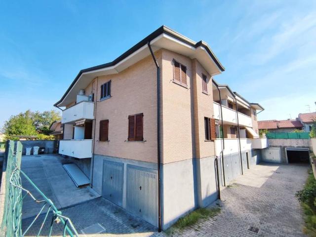 Appartamento in affitto a Misinto MB