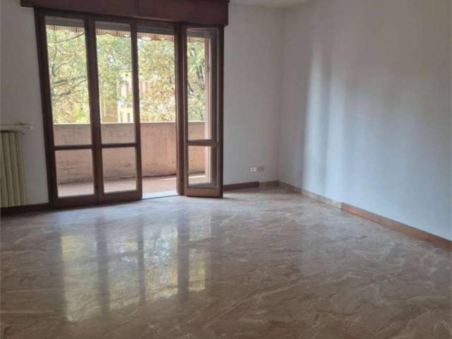 Appartamento in affitto a Modena, non arredato/vuoto, box, terrazzo TrovaCasa