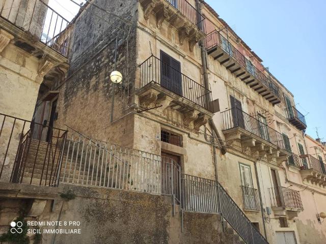 Appartamento in affitto a Modica vico Mandolfo, 12, arredato, ristrutturato, centrale TrovaCasa