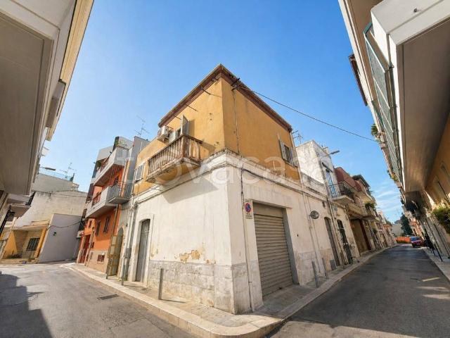 Appartamento in affitto a Modugno via Calatafimi, 32, arredato, terrazzo, ascensore TrovaCasa