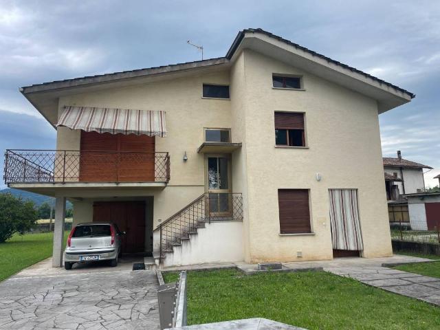 Appartamento in affitto a Moimacco UD