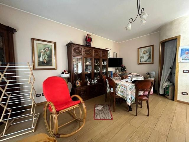 Appartamento in affitto a Molteno LC