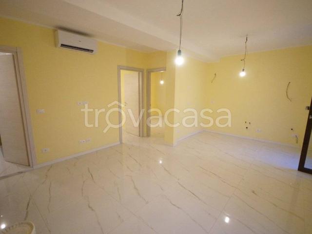 Appartamento in affitto a Moncalieri strada Torino, 57, non arredato/vuoto, luminoso, balcone TrovaCasa