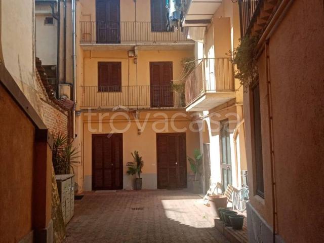 Appartamento in affitto a Moncalieri via San Martino, arredato, riscaldamento autonomo, centrale TrovaCasa