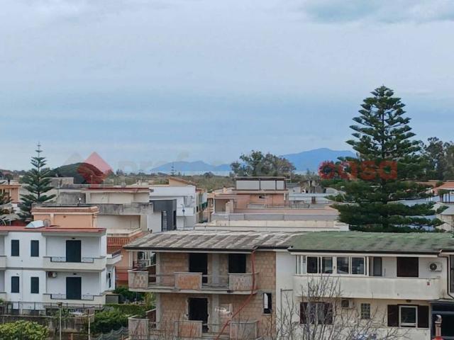 Appartamento in affitto a Mondragone CE