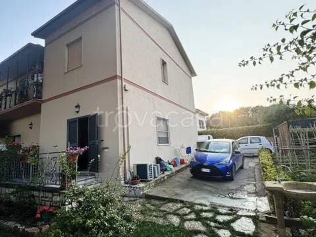 Appartamento in affitto a Montalto di Castro via Dei Pini No Number, giardino, ristrutturato, posto auto scoperto TrovaCasa
