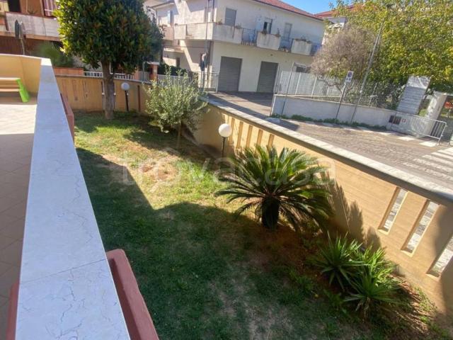 Appartamento in affitto a Montesilvano via Valle d'Aosta, 36, giardino privato, terrazzo, parzialmente arredato TrovaCasa