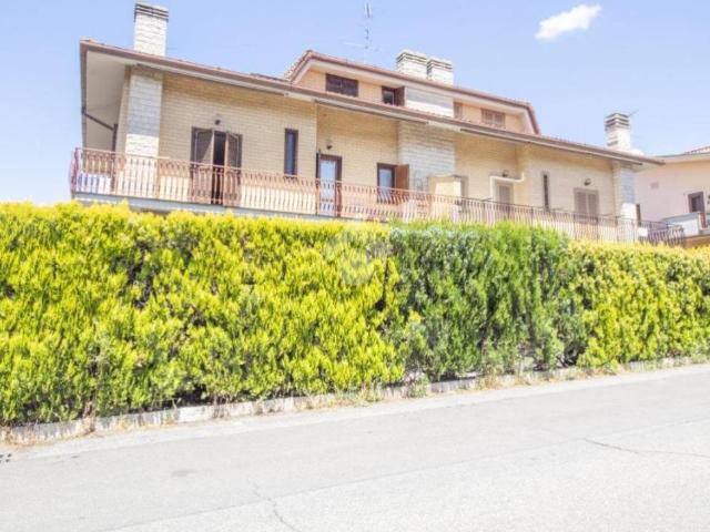 Appartamento in affitto a Monterotondo via piave, arredato, box, caminetto TrovaCasa