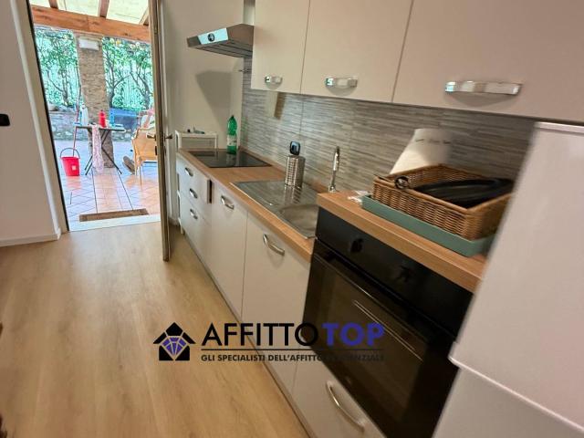 Appartamento in Affitto a Montignoso