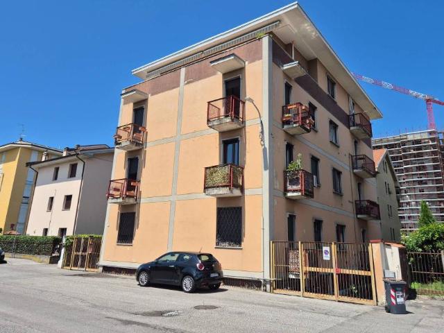 Appartamento in affitto a Monza MB