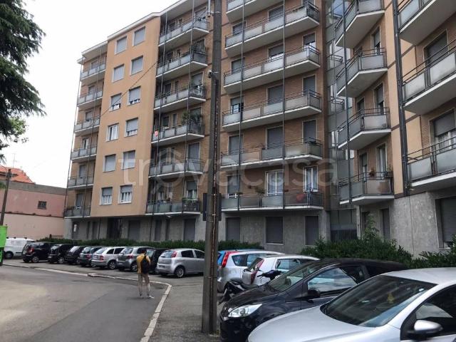Appartamento in affitto a Monza via Giuseppe Giusti, 5, San Biagio