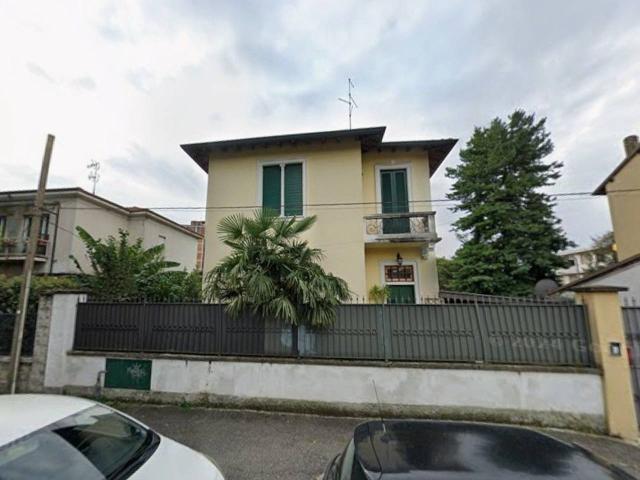 Appartamento in affitto a Monza