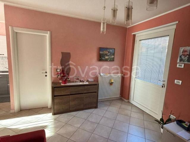 Appartamento in affitto a Morbegno via Forestale, arredato, giardino privato, balcone TrovaCasa