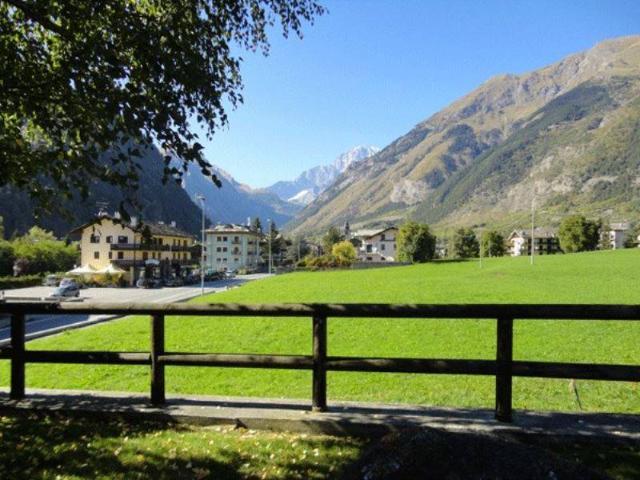 Appartamento in affitto a Morgex rue Du Mont Blanc, arredato, giardino privato, box TrovaCasa