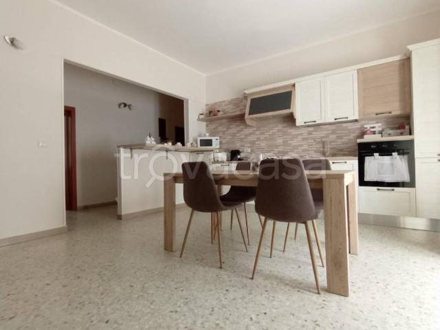 Appartamento in affitto a Mottola via Pola, 52, parzialmente arredato, doppia esposizione, ristrutturato TrovaCasa